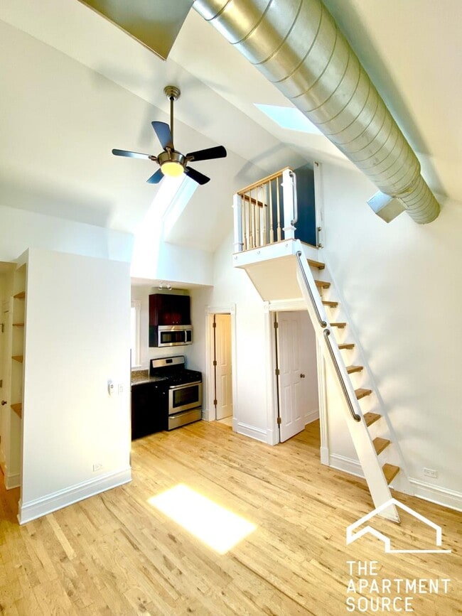 Building Photo - 1822 S Throop St