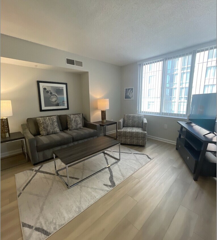 Foto principal - 2310 Eisenhower Ave