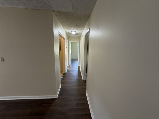 Foto del edificio - Duplex for Rent