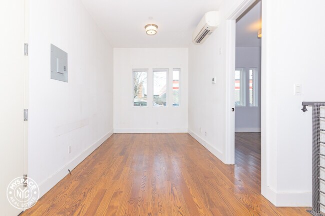 Building Photo - 1740 Pacific St