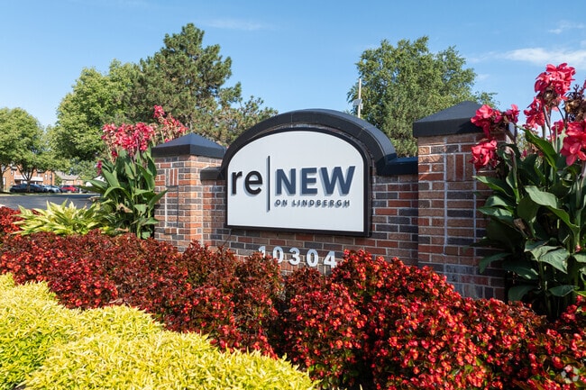 Building Photo - ReNew on Lindbergh