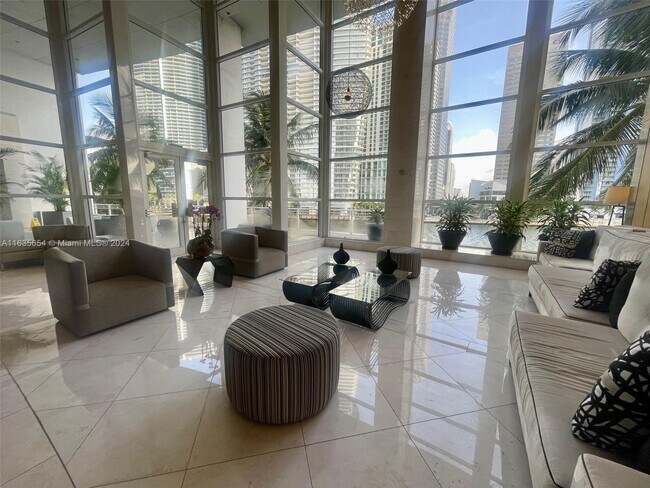 Building Photo - 901 Brickell Key Blvd