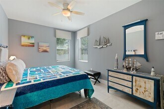 Building Photo - 825 SE 5th Pl