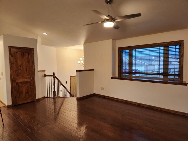 Foto del edificio - 737 Copperfield Dr