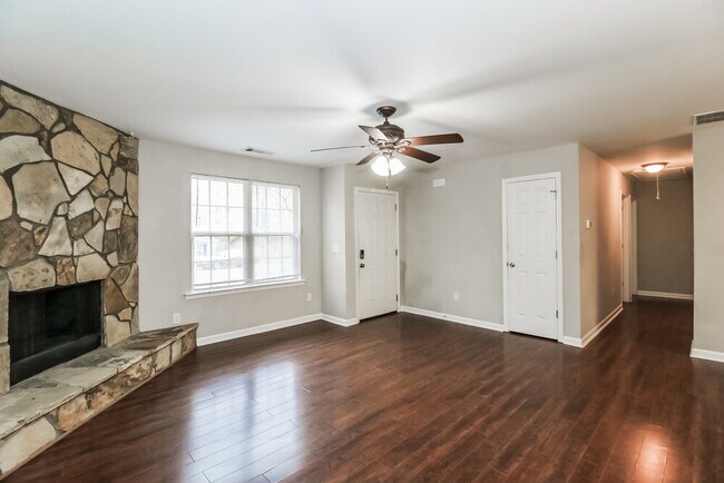 Foto del edificio - 4999 Galbraith Cir