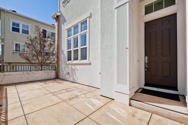 Building Photo - Wow! What a Great Home! Available Now!