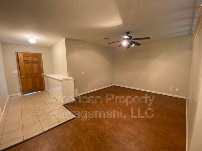 Foto del edificio - 8113 E 23rd St