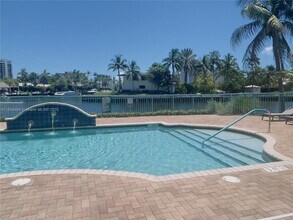 Building Photo - 201 Golden Isles Dr