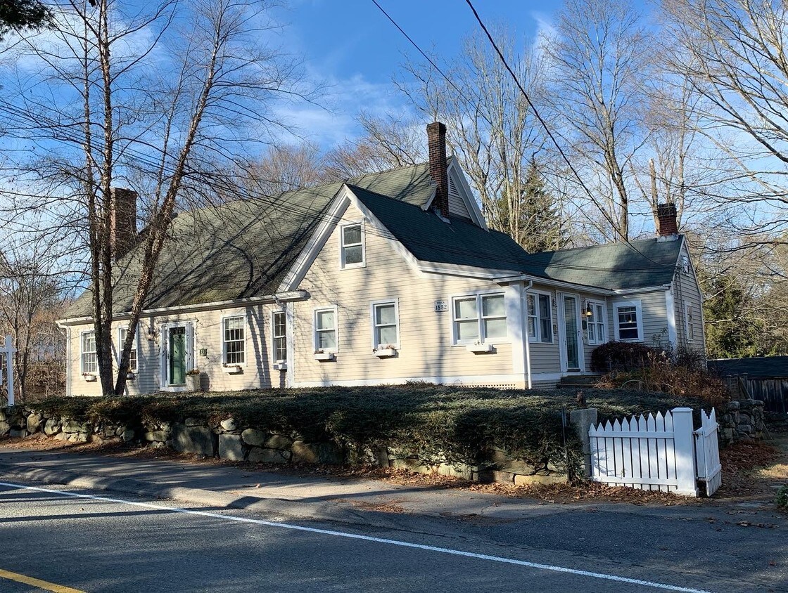 11 Farm Rd, Sherborn, MA 01770 Apartments in Sherborn, MA