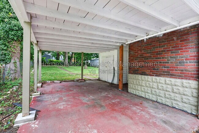 Building Photo - 9006 Baroda Ave