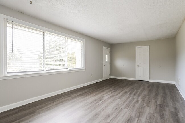 Foto del edificio - 311 E Dorchester Blvd