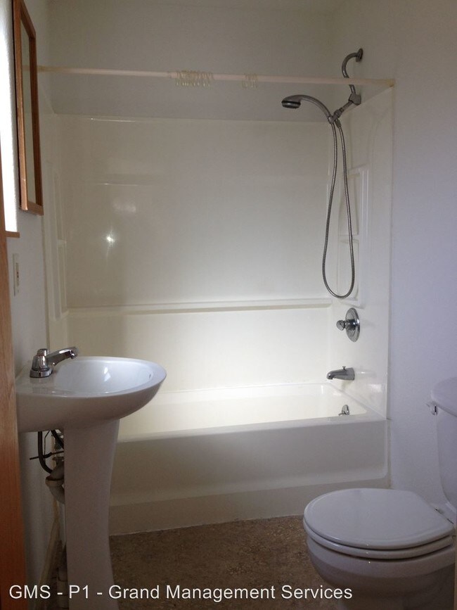 Foto del edificio - 1 br, 1 bath House - 491 1/2 9th Avenue