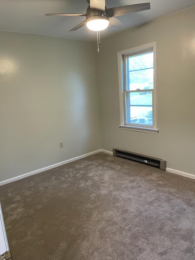 Building Photo - 1617 Chadwick Cir