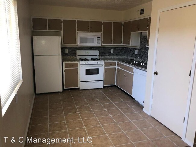 Foto del edificio - 12117 Menaul Blvd NE
