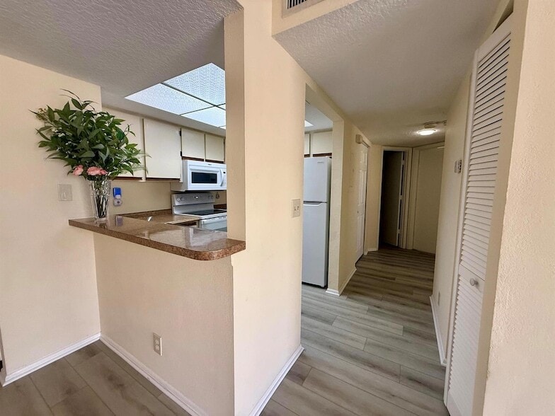 Foto principal - 1520 SE Royal Green Cir