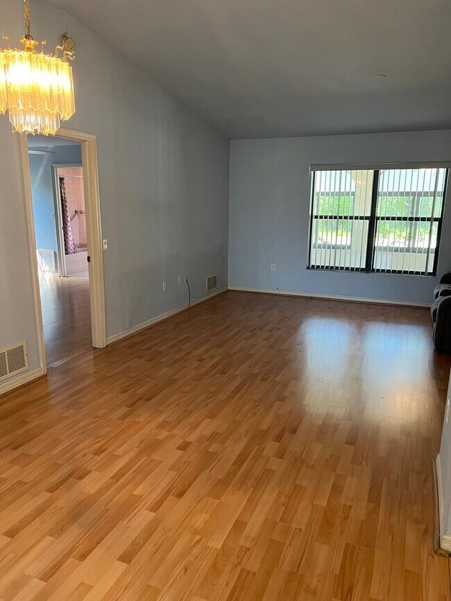 Building Photo - Port Charlotte Single Family Home