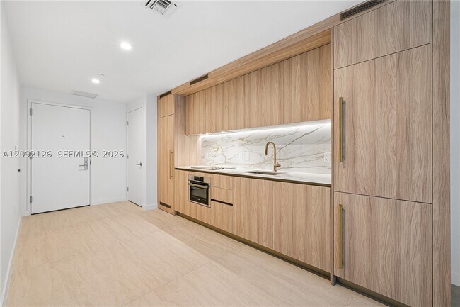 Foto del edificio - 77 SE 5th St