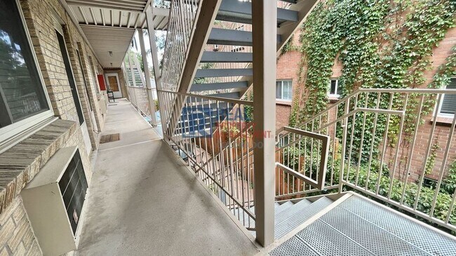 Foto del edificio - 148 S Emerson St
