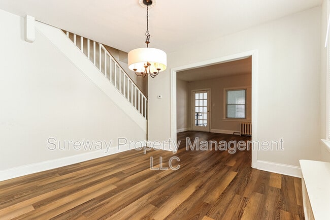 Building Photo - 137 Bartram Ave