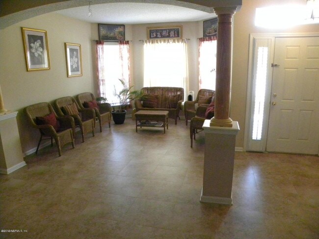 Foto del edificio - 14672 Falling Waters Dr