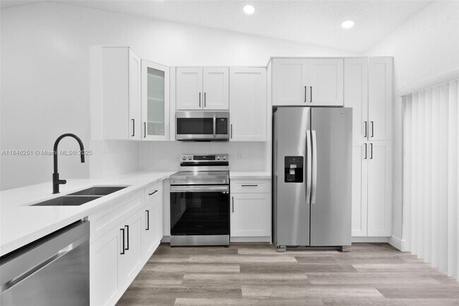 Foto del edificio - 1045 NW 53rd St