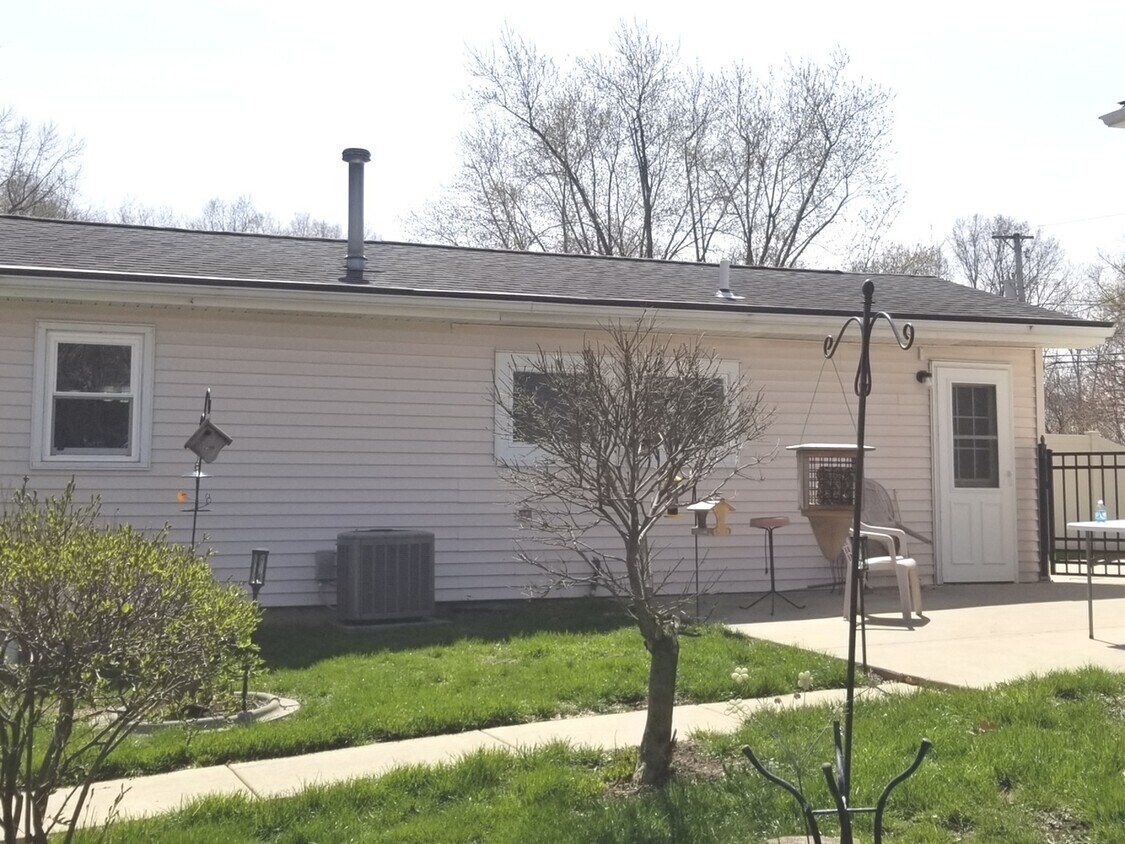 1203 N Wasson St, Streator, IL 61364 House Rental in Streator, IL