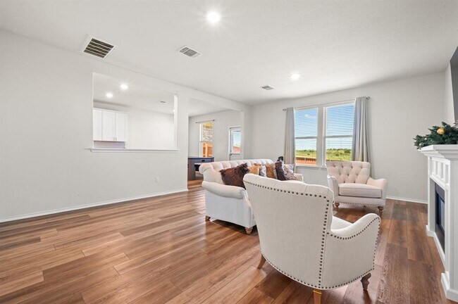 Foto del edificio - 632 Pepperbark Loop