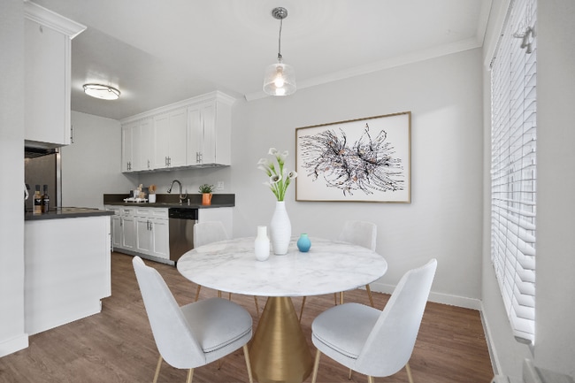 Building Photo - 10203 Tabor St