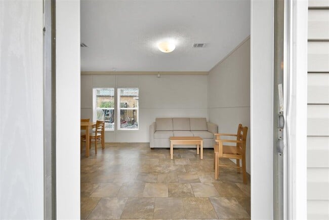 Building Photo - 11649 Vistawood St