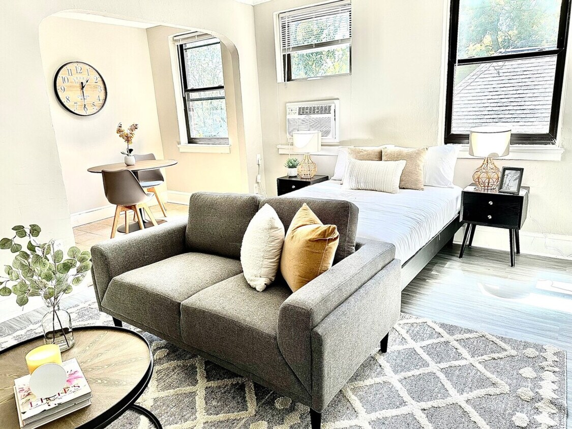 Foto principal - 236 W Walnut Ln