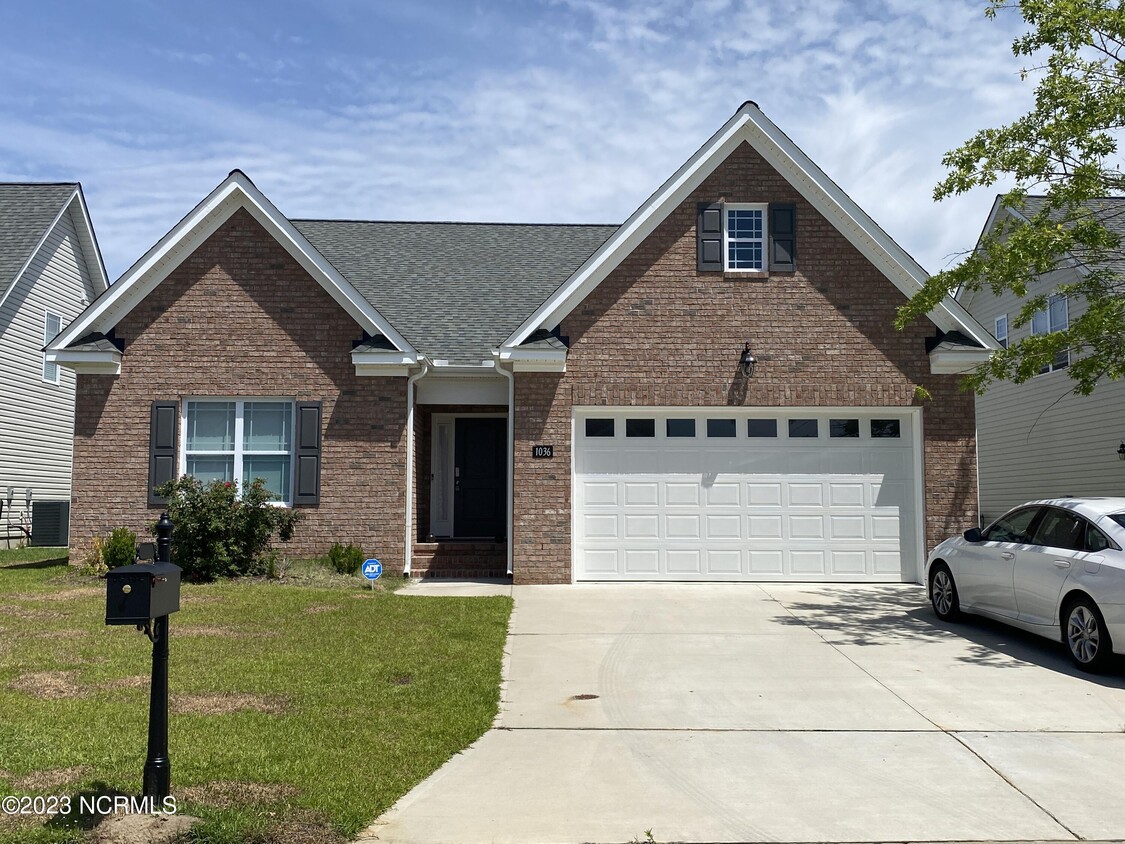 Primary Photo - 1036 Dearborn Ct