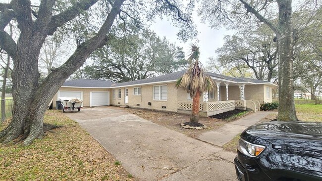 Building Photo - 2717 Nichols Ave