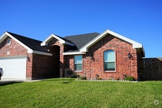 Building Photo - 2234 S Christian Cir
