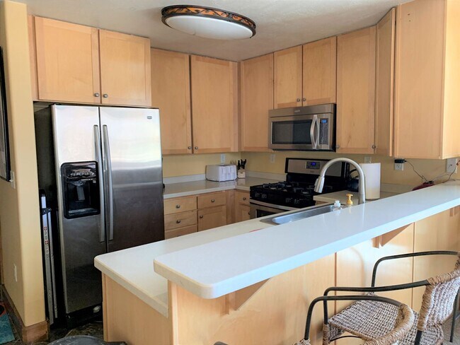 Photo - Perfectly Located Crestview Condo - Fully ...