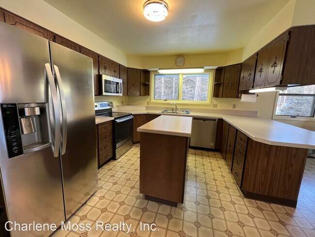 Building Photo - 4 br, 2 bath House - 3000 N Burlwood Lane