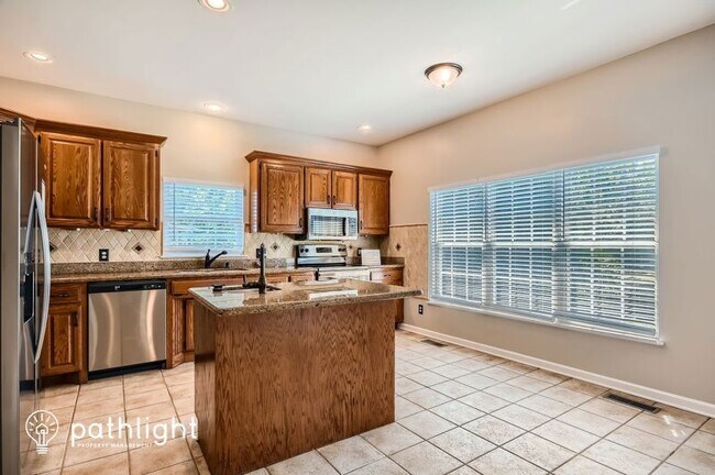 Building Photo - 4341 Cambridge Dr