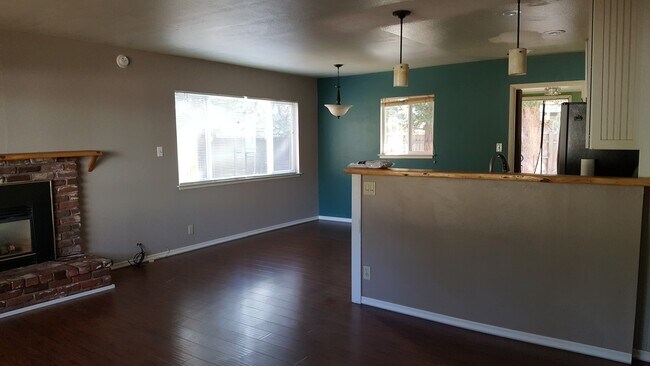 Foto del edificio - Cozy and clean home in the county near the...