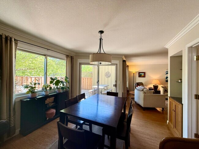 Foto del edificio - 304 Sycamore Hill Ct