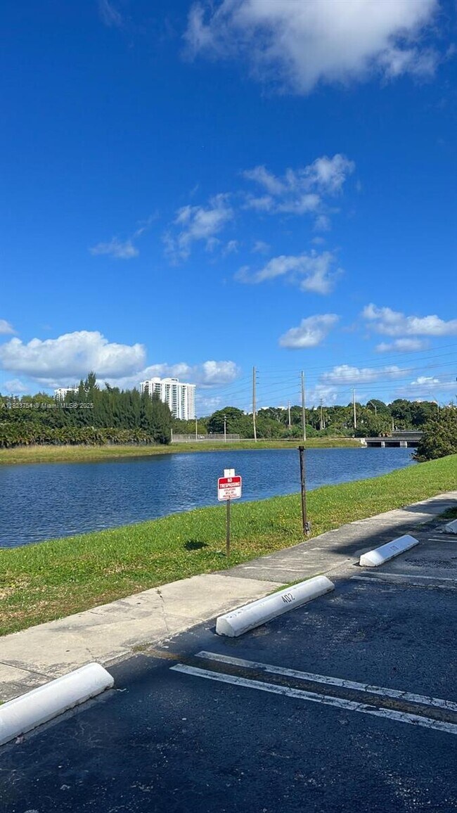 Foto del edificio - 16465 NE 22nd Ave