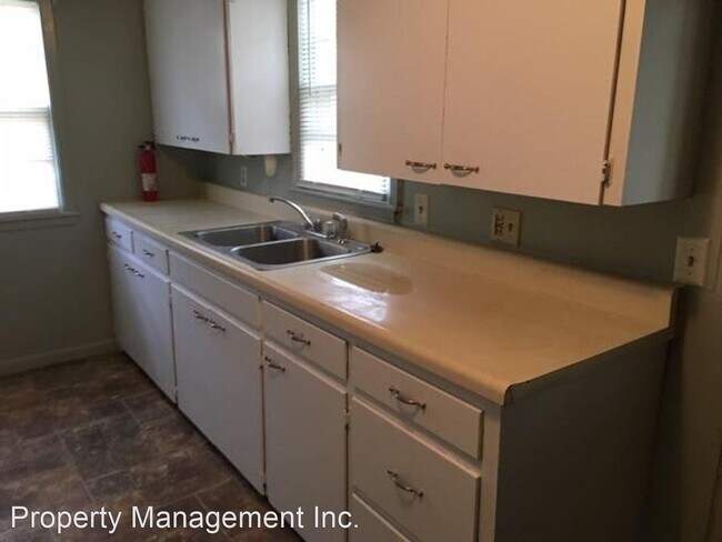 Foto del edificio - 2 br, 1 bath House - 1221 W 1