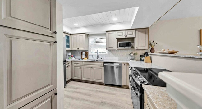 Building Photo - 925 Whelk Ct