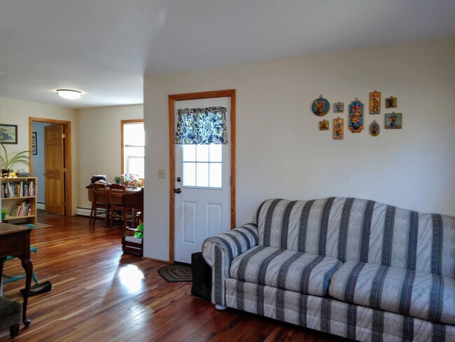 Foto del edificio - 2872 Delaware Ave
