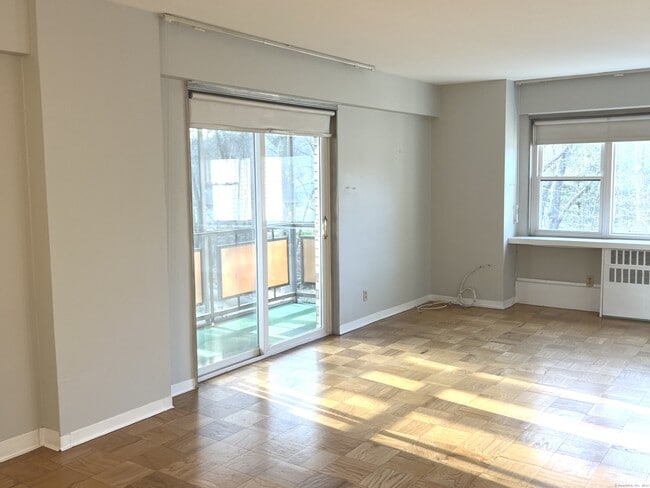 Building Photo - 80 Cartright St