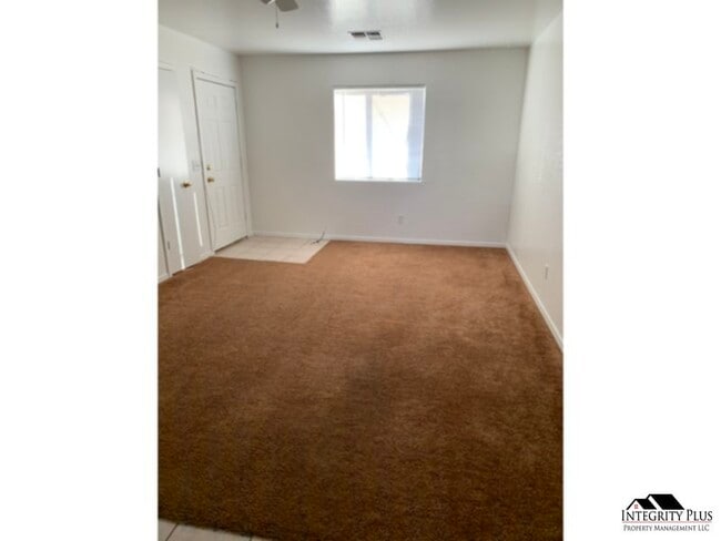 Building Photo - 2 bd 1 ba