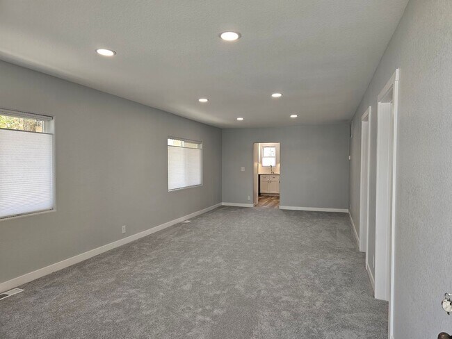 Foto del edificio - Beautiful Denver Home Available