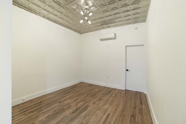Building Photo - 1638 Dekalb Ave