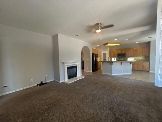 Foto del edificio - 5801 Eisenhower Dr