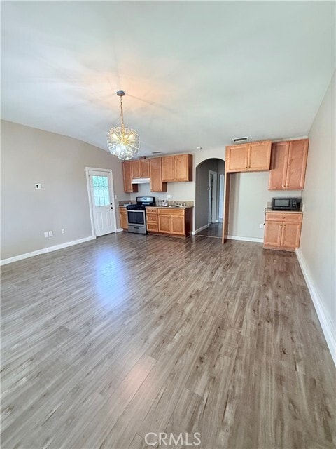 Foto del edificio - 13240 Archwood St