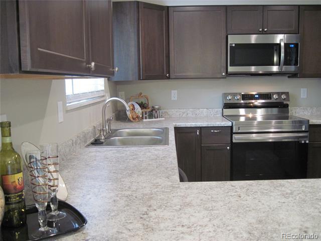 Building Photo - 3018 Pinnacle Dr