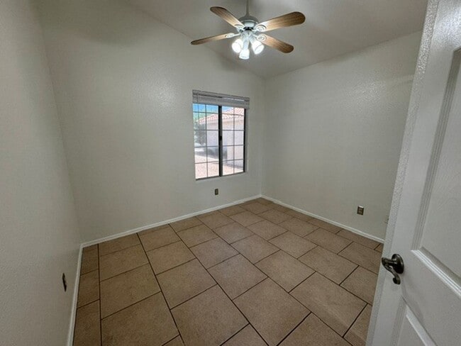 Foto del edificio - 14406 S 43rd St
